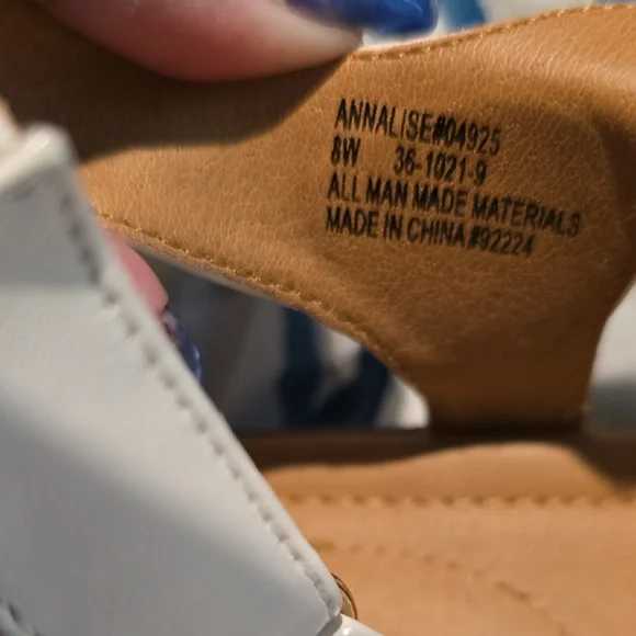 Comfortview White Sandals with Gladiator Straps - NWOT - Picture 3 of 4